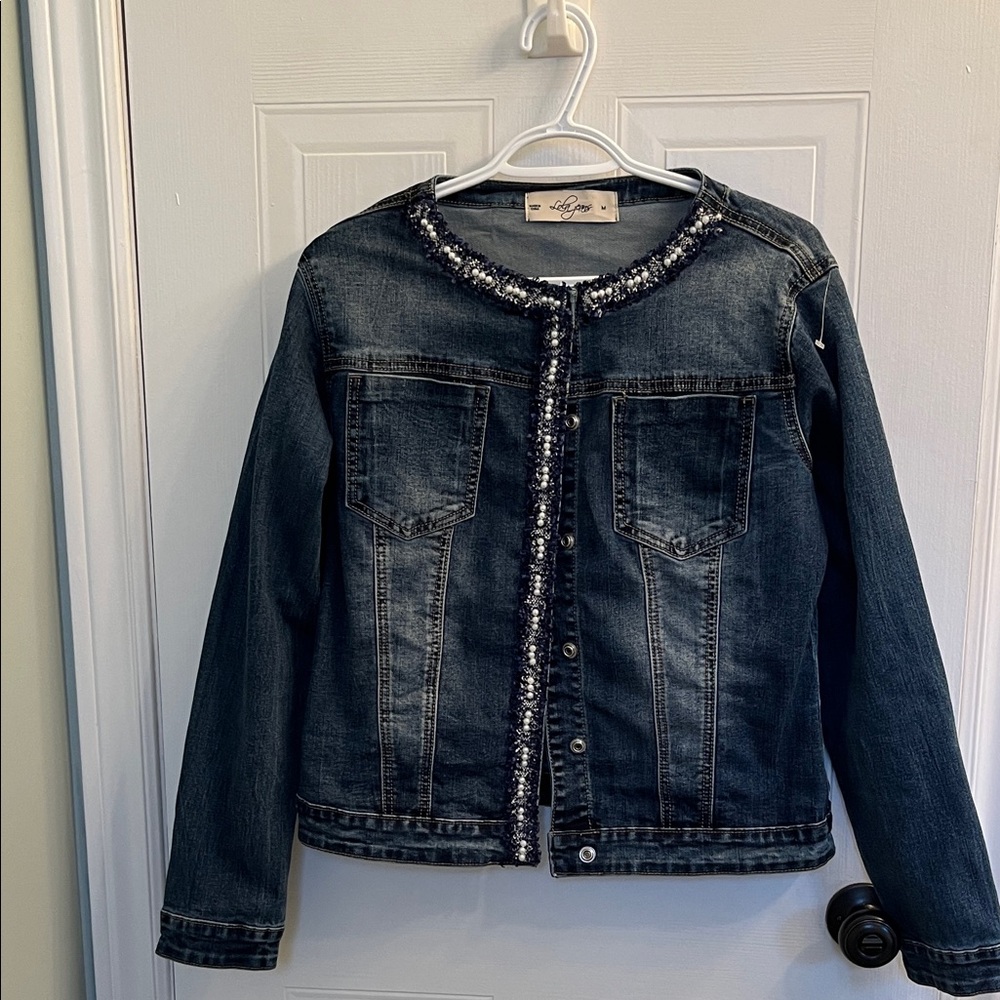 Collarless denim jacket